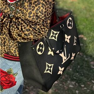 Louis Vuitton Black and Cream Tote